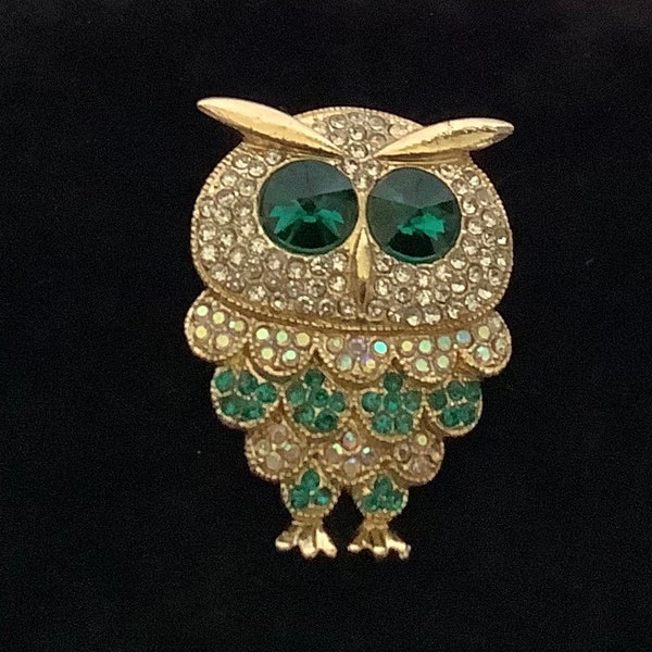 Vintage Large Owl Brooch Retro Emerald Green Rhinestones Pin Goldtone Basemetal Animal Brooch Bird Pin Costume Jewelry Gift Idea