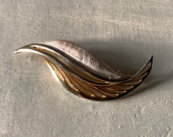 Vintage Leaf Brooch Retro Goldtone Signed Hollywood Pin Mid Century Jewelry Costume Jewellery Designer Brooch