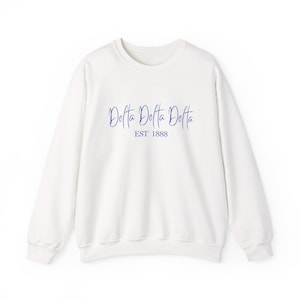 Delta Delta Delta Crewneck Sweatshirt | Cozy Sorority Style, Gift for College Students, Greek Life Apparel, Casual Fashion, Perfect [...]