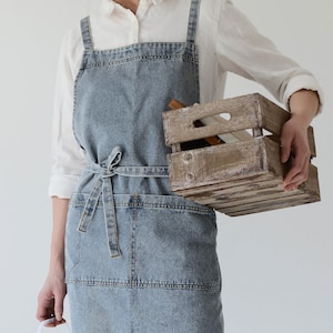 Jeelow Stylish Denim Bib Apron - Cotton Kitchen, Cooking, Gardening Cross-Back Dress with Pockets for Women & Men