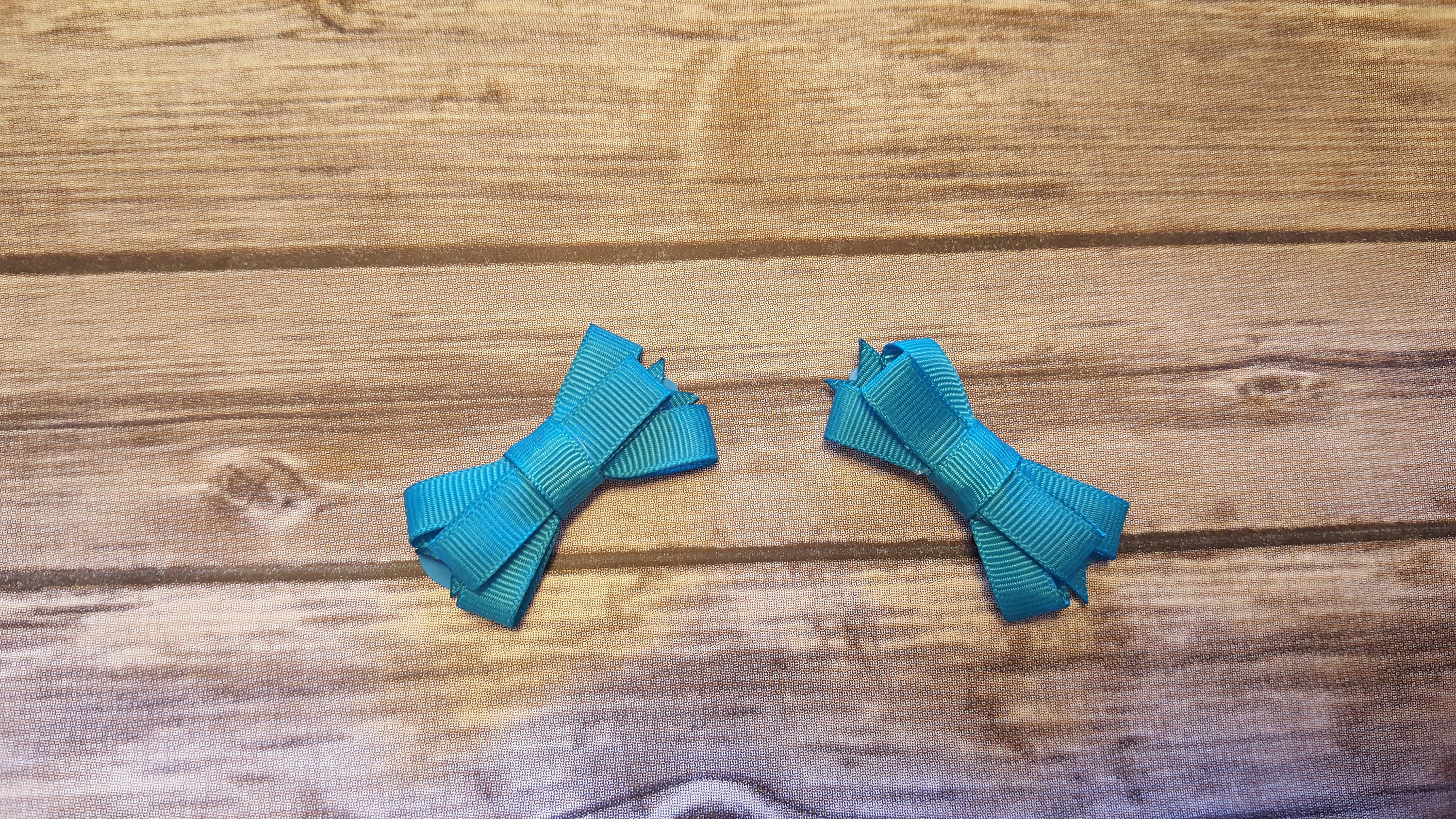 girls blue hair accessories