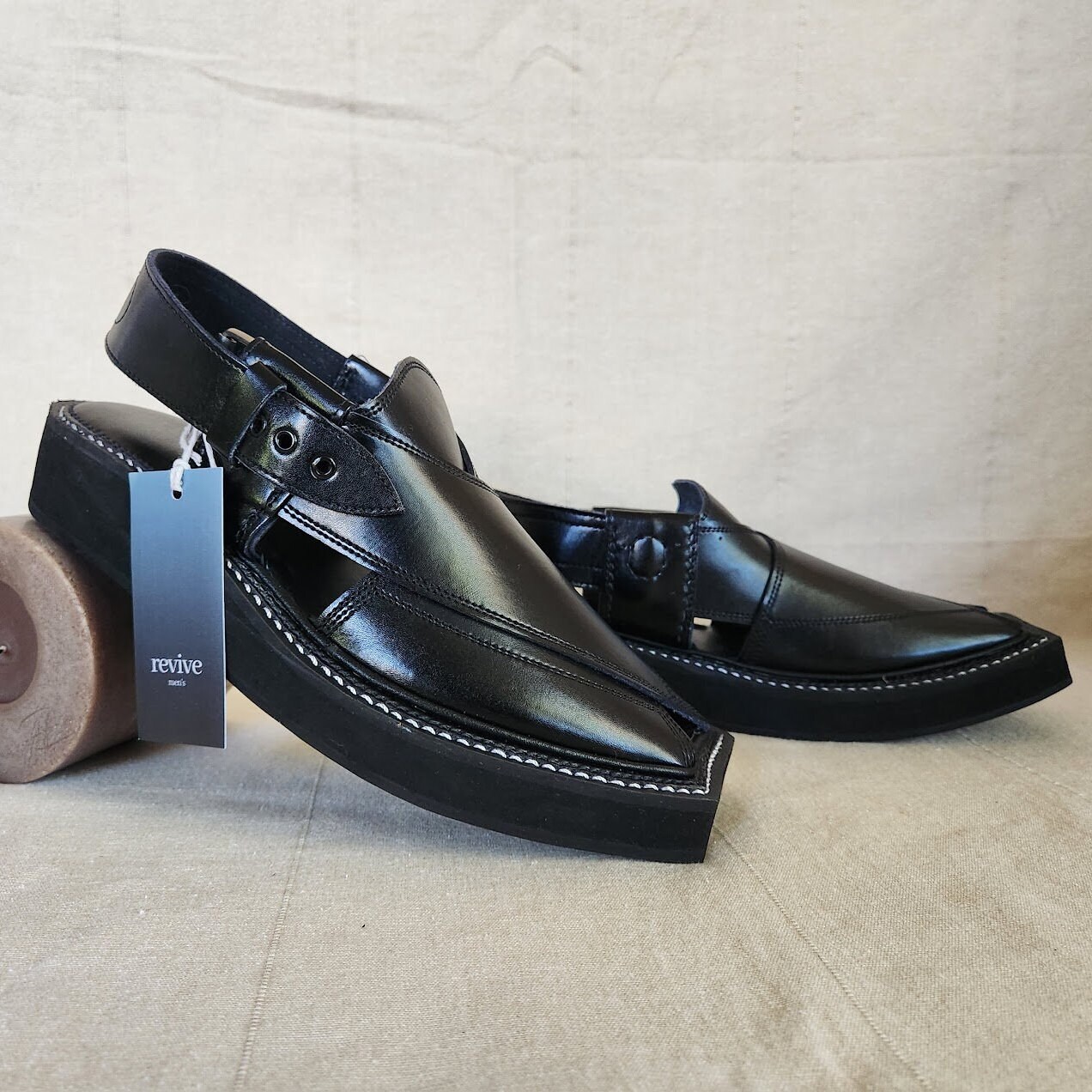 Almirah peshawari chappal clearance