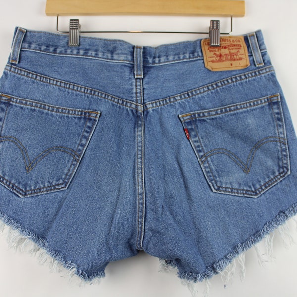 Short Levi's vintage upcycled, Jeans taille haute, effilochés, coupés, années 90, bord en lambeaux, en détresse, frange