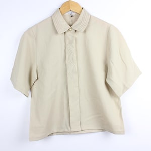 Beige Cropped Short Sleeve Button Up Blouse: Reworked 90s Vintage Crop Top