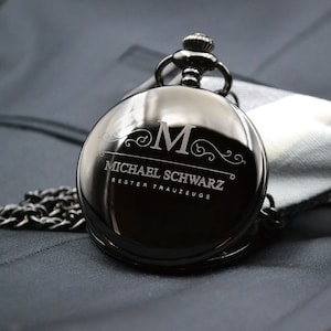 Taschenuhr mit Gravur Uhr personalisiert Farbe Schwarz Taschenuhr mit Kette Uhr Monogramm Geschenkidee Kommunion