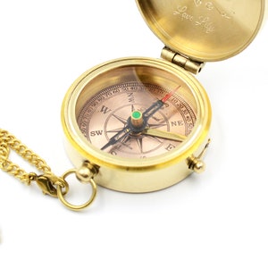 Kompass mit Gravur inkl. Lederetui personalisiertes Geschenk Monogramm für den Trauzeuge imagem 8