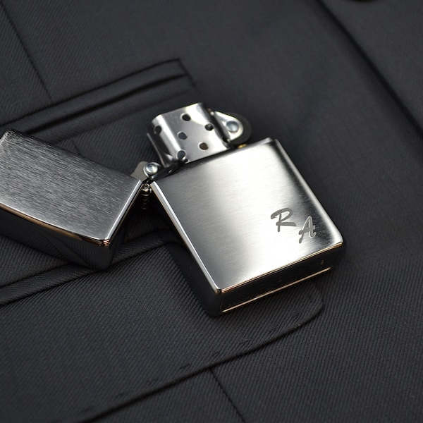 Zippo avec gravure monogramme briquet à essence gravure personnalisée briquet tempête idée cadeau initiale mariée papa cadeau meilleur homme chrome brossé