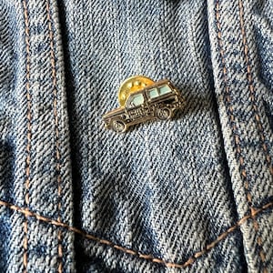 Vintage 1990s Nissan Patrol Enamel Pin , Vintage metal enamel pin, Retro Car Pin, Nissan gift, Vintage car gift