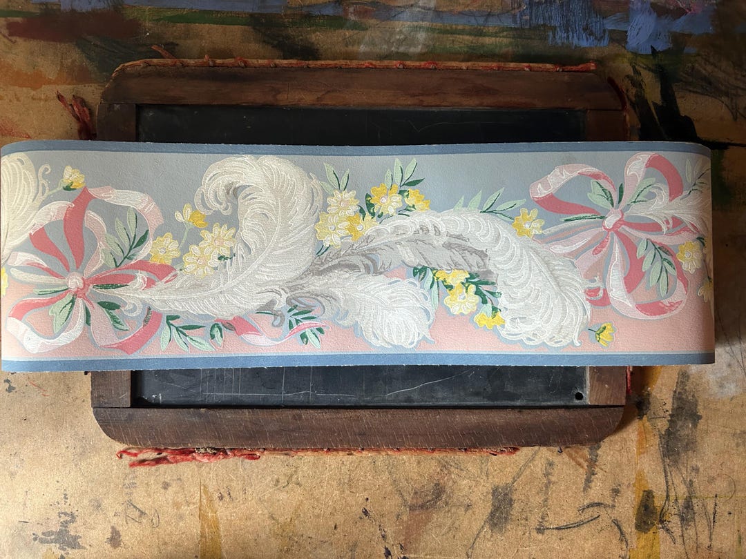Vintage Wall Paper Border Dex Design Painted Decal, Feather and Ribbons ...