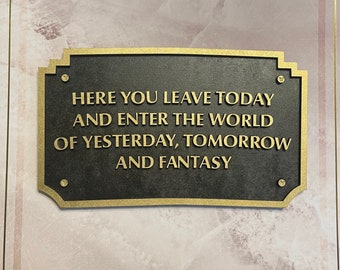 Disneyland Entrance Sign