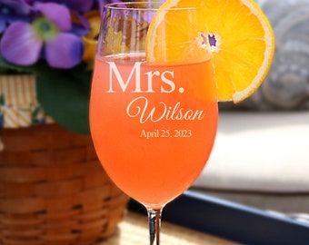 Personalized Wine Glass Wedding Gift - 60+ Gift Ideas For 2025