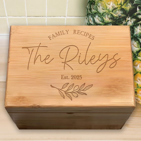 Personalized Recipe Box, Family Wood Recipe Box, Wedding Gift, Gift for newlywed, Custom Wooden Recipe Box, Engraved Recipe Box Kitchen Gift