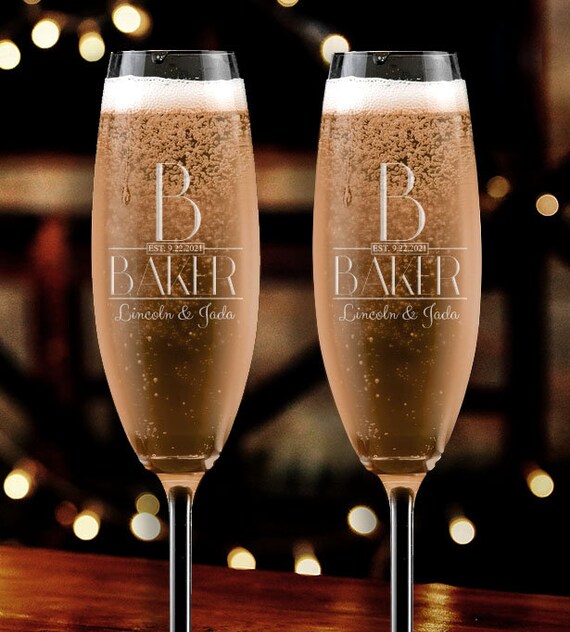 Custom Wedding Toast Champagne Flutes Set of 2 Bride and Groom Glasses Rustic Wedding Champagne Toasting Flutes 