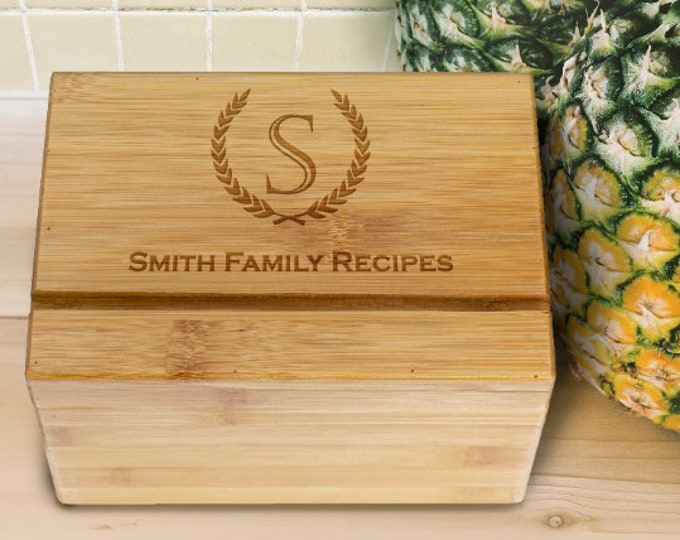 Personalized Recipe Box, Family Wood Recipe Box, Wedding Gift, Gift for newlywed, Custom Wooden Recipe Box, Engraved Recipe Box Kitchen Gift
