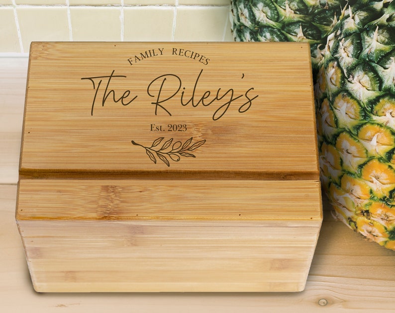 Personalized Recipe Box, Family Wood Recipe Box, Wedding Gift, Gift for newlywed, Custom Wooden Recipe Box, Engraved Recipe Box Kitchen Gift