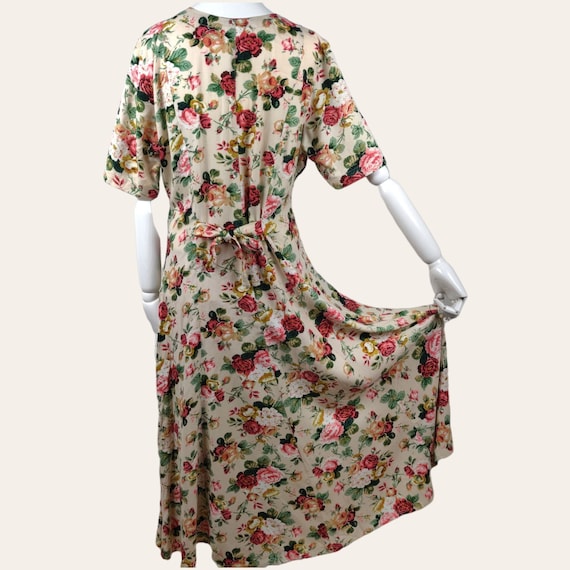 Vintage 1990s Floral Garden Roses Dress Rayon Tie… - image 10