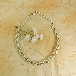 CORO Cream Enamel Over Gold Leaf Necklace/Choker, Leaf & Milk Glass Necklace/Choker, Enamel Jewelry, Linked Leaves, Leaf Jewelry, Milk Glass
