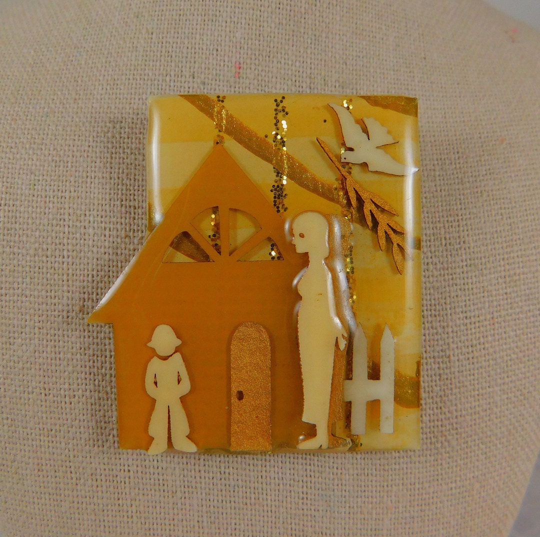 Lucinda Yates...designs by Lucinda House Pin.....est. 1989.....sells