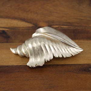 Vintage 1980s Signed TRIFARI Conch Shell Brooch: Layered Textured Matte Gold Tone