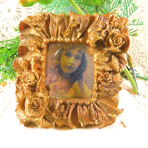 Vintage Victorian Floral Resin Picture Frame - Gold Leaf Accent (3.5-Inch)