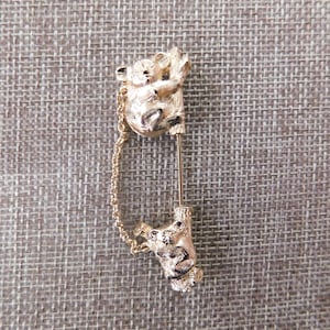 Gold Avon Koala Bear Stick Pin, Gold Koala Bear Mama and Baby Stick Pin, Gold Stick Pin, Gold Jewelry, Koala Bear Jewelry, Koala Collectible