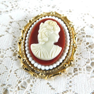 Vintage Cameo, Lucite Cameo, Cameo Brooch, Cameo Pin, Cameo Pendant, Cameo Jewelry, Victorian Style Cameo, Pendant Necklace, Cameo