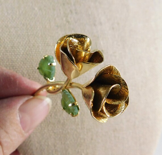 Gold Twin Rose Brooch w/Jade Leaves, Vintage 60's… - image 3