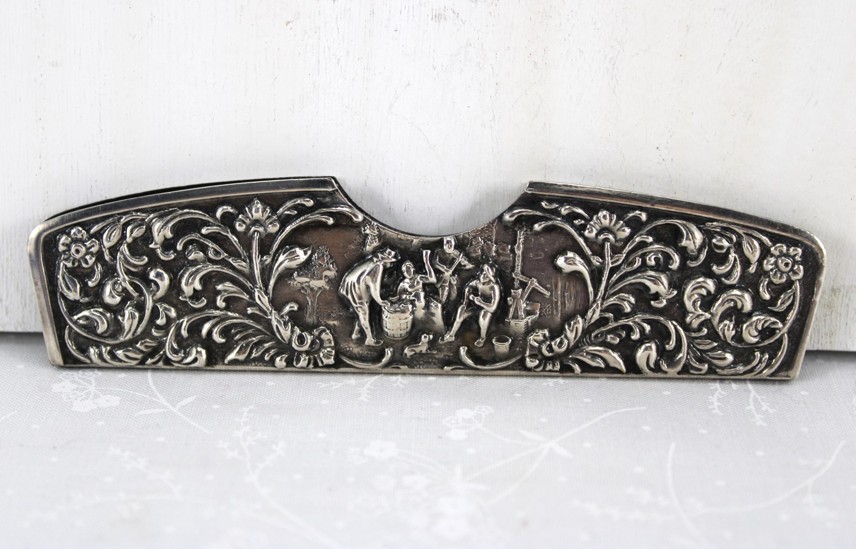 Vintage plastic vanity comb with a good metal rhinestone case Similar Items to Vintage vanity case compact comb set main image 4