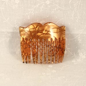 Vintage 90s Peachy-Gold Decorative Hair Comb: Inlaid Gold Fibers, 2.33 X 2 Inches, Pristine