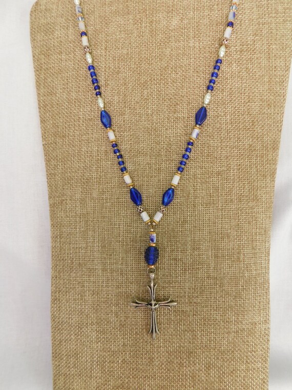 Pendentif Croix Ancien En Pâte De Verre Bleu - Étain - Bijou Vintage Religieux