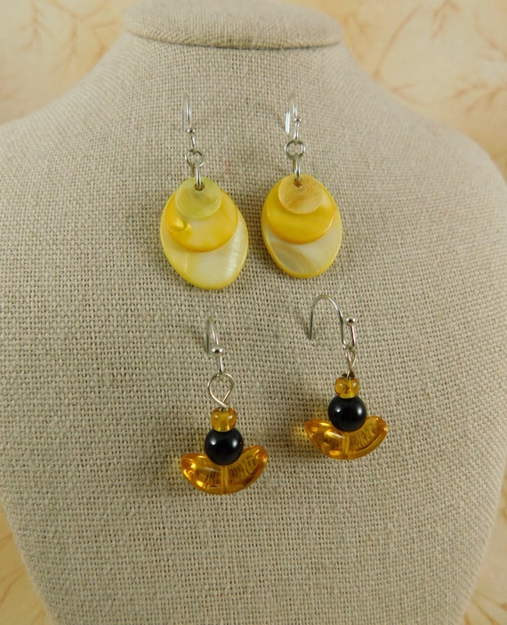 Lot of Two Pair of Yellow/Gold Dangle Earrings-La… - image 1