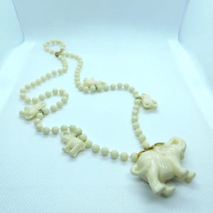 Ivory Colored Hard Plastic Elephant Necklace, Indian Elephant Necklace, 1980&#39;s Hard Plastic Elephant Tourist Necklace, Elephant Jewelry