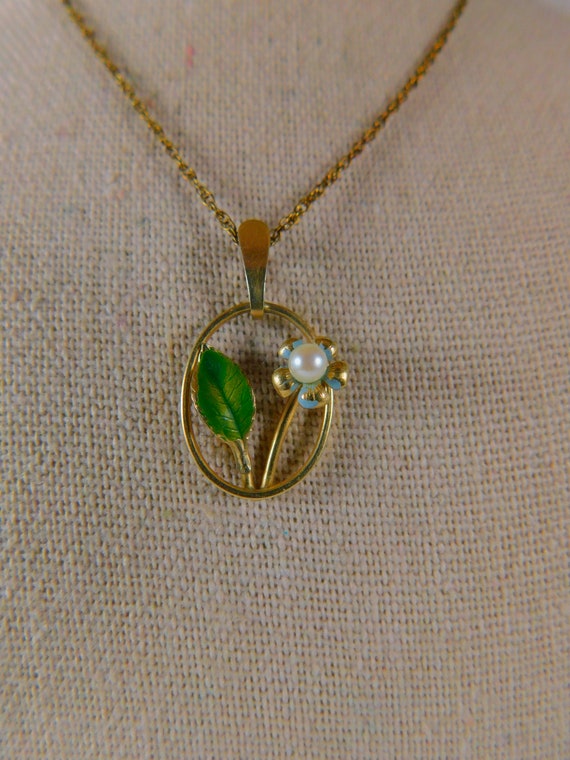 12KT Gold Fill Floral Pendant w/Small Cultured Pea