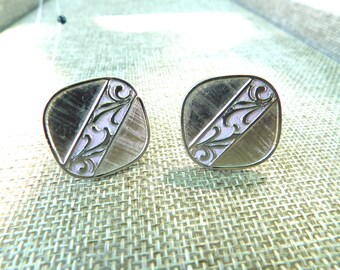Vintage '70s Gold Tone Cuff Links: Pale Pink Flourish Panel, Men's Accessories
