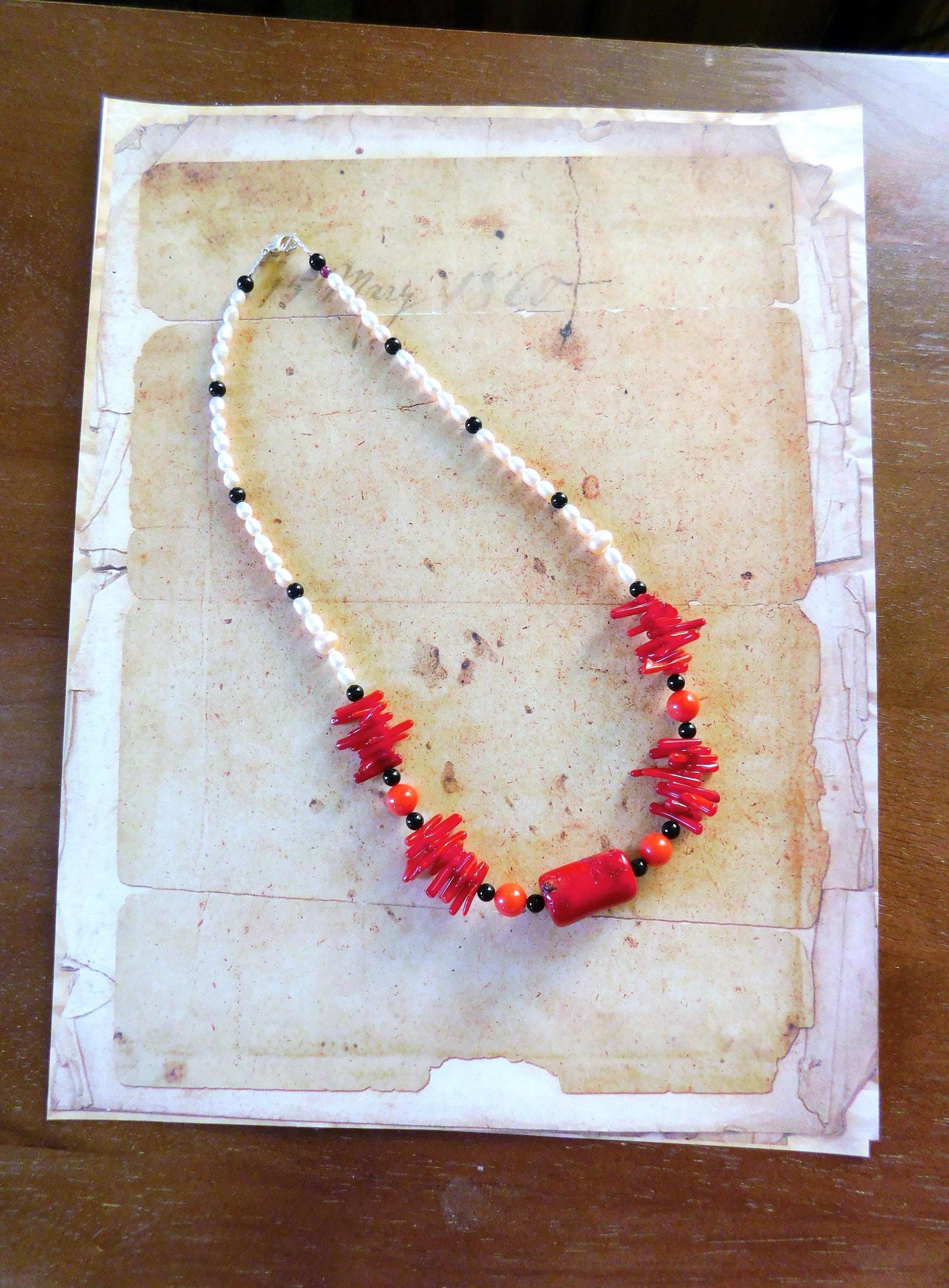 Collier Vintage Années 80 - Perles Fausses Et Corail Brut - 90 Cm - Superbe état