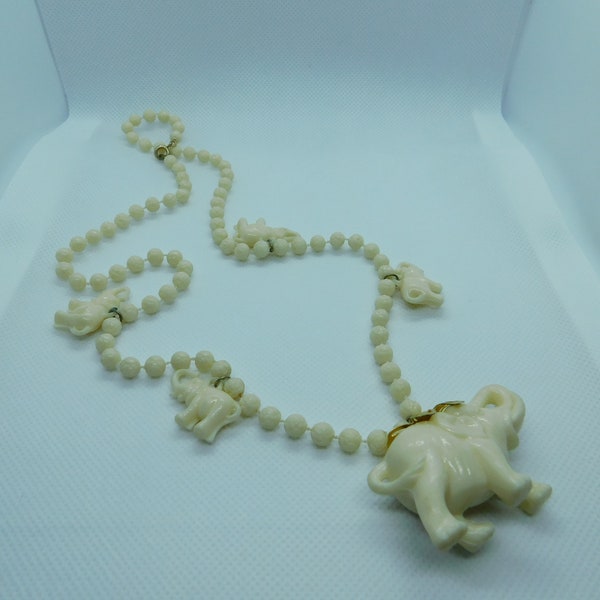 Ivory Colored Hard Plastic Elephant Necklace, Indian Elephant Necklace, 1980's Hard Plastic Elephant Tourist Necklace, Elephant Jewelry