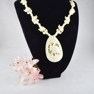 Vintage Carved Bone Elephant Necklace, Indian Elephant Pendant Necklace, 1970&#39;s Bone Elephant Necklace, Elephant Jewelry, 13 Elephants