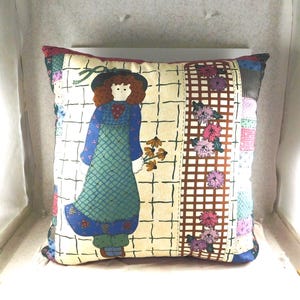 Vintage 1980s Country Girl Pillow, Floral Apron Sun Hat Cushion, Cottagecore Farmhouse Decor image 1