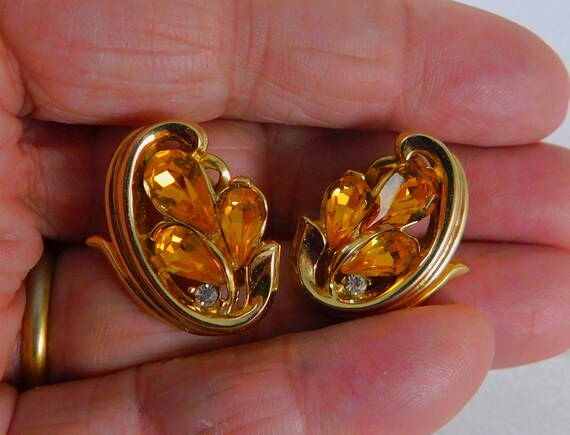 Trifari Topaz Colored Rhinestone & Crystal Clip O… - image 4