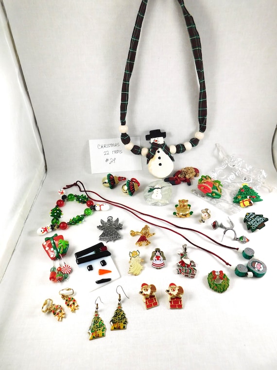 22 Pc. Inventory Rotation, "Christmas" Jewelry Des