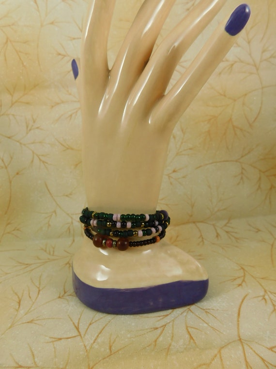 Vintage '90s Beaded Memory Wire Bracelets: Green … - image 6