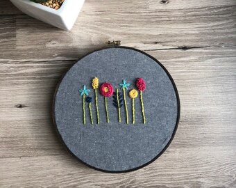 Handbroderikit med blommor - Rosbroderi - Handsytt - Enkelt broderimönster