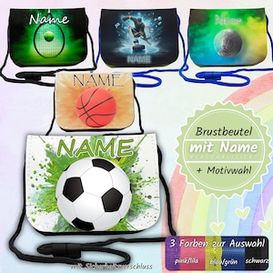 Könnte beinhalten: Eine Auswahl an personalisierten Brustbeuteln mit Sportmotiven. Die Taschen zeigen Bilder von Tennisschläger, Eishockeyspieler, Fußball, Basketball und Fußball. Auf jeder Tasche steht das Wort "Name".