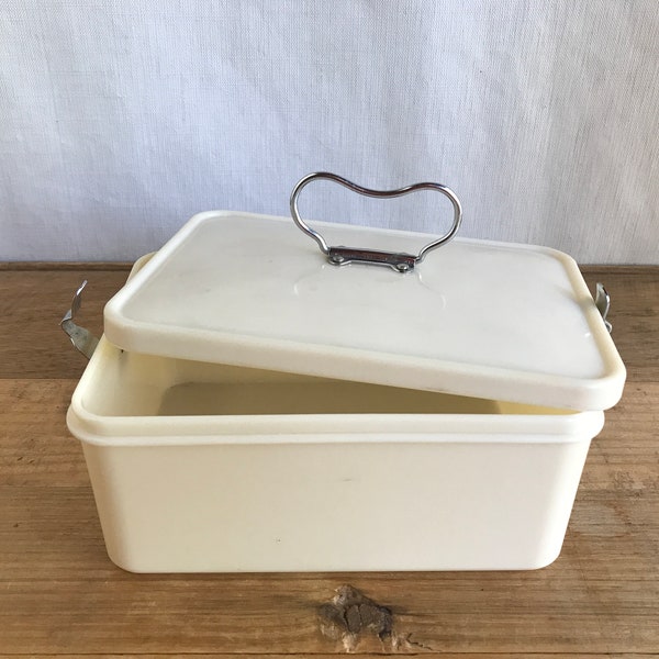 Vintage Bandalasta Sandwich Box, Moulded Plastic Lunch Box, Retro Picnic Storage, Picnicware, Collectible Plastic Ware, Circa 1940s