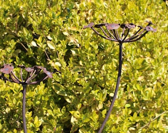 Double parsley pin, sculpture, garden art