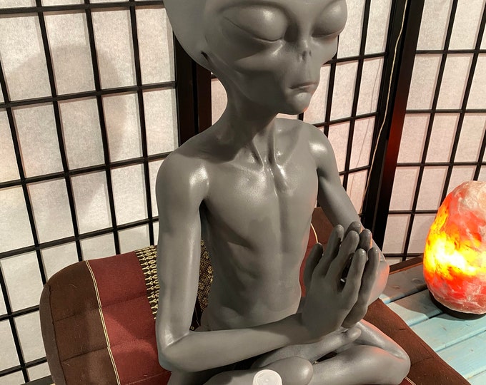 LIFE SIZE Meditating Alien Statue - Etsy