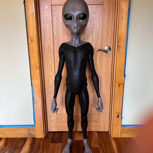 Life Size Alien 4.5’ Tall