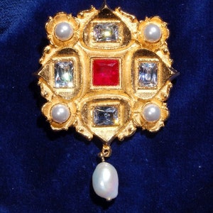 Richard III Hat Jewel