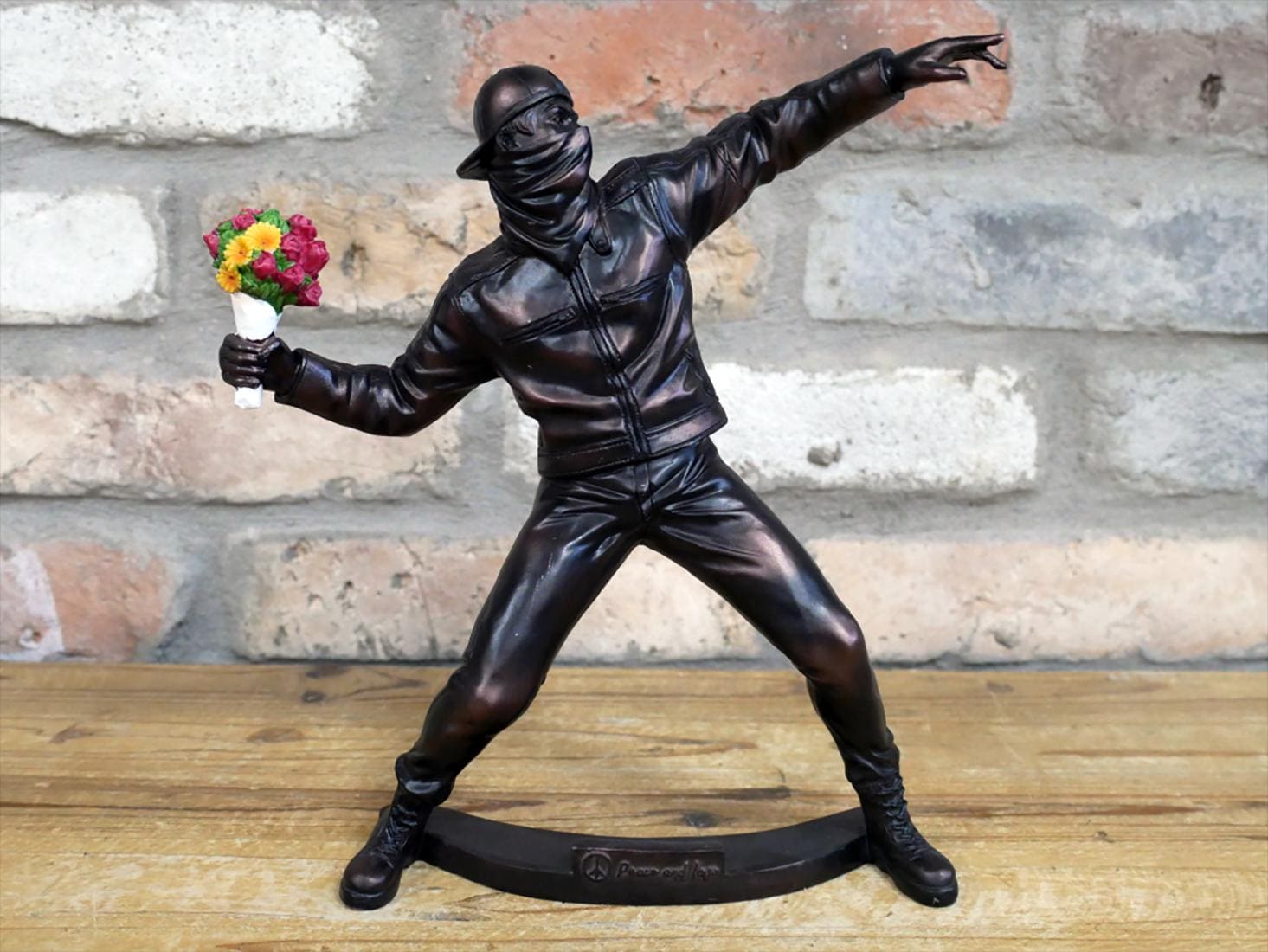 FLOWER BOMBER BRONZE STATUE ♯2 FLOWER BOMBER BRONZE STATUE ♯2