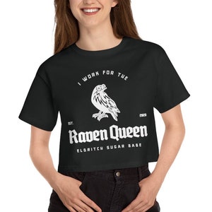 Raven Queen Dungeons and Dragons Warlock Top corto / Maglietta corta da donna DnD / Eldritch Sugar Babe Fantasy TTRPG / Geek Nerdy Gifts Her